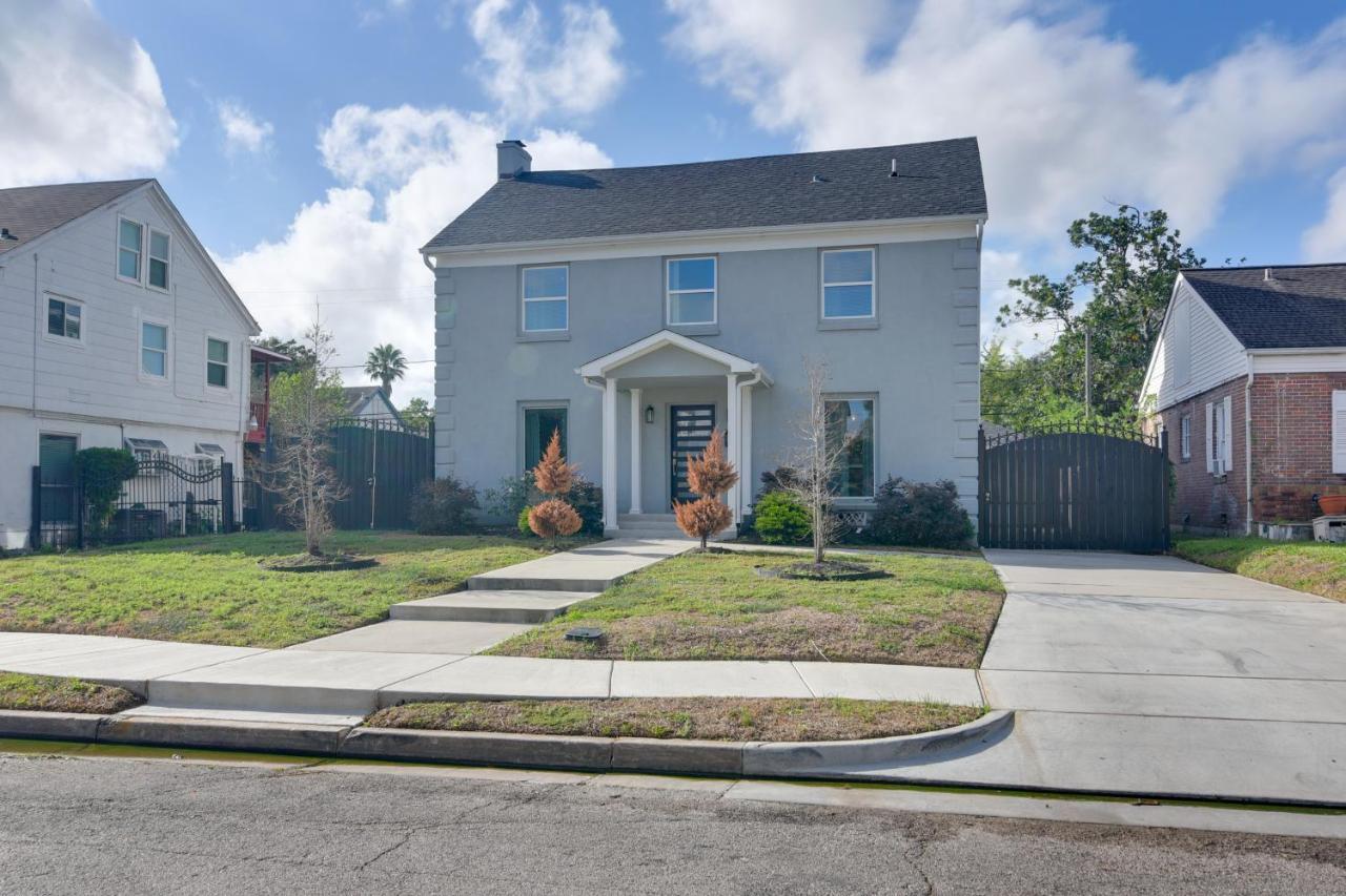 Eclectic Houston Home With Pool Table, 5 Mi To Dtwn Buitenkant foto